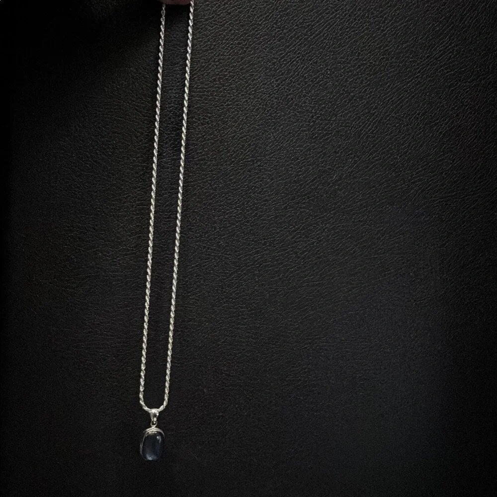 Labradorite Pendant & Rope chain - Picture 2 of 3
